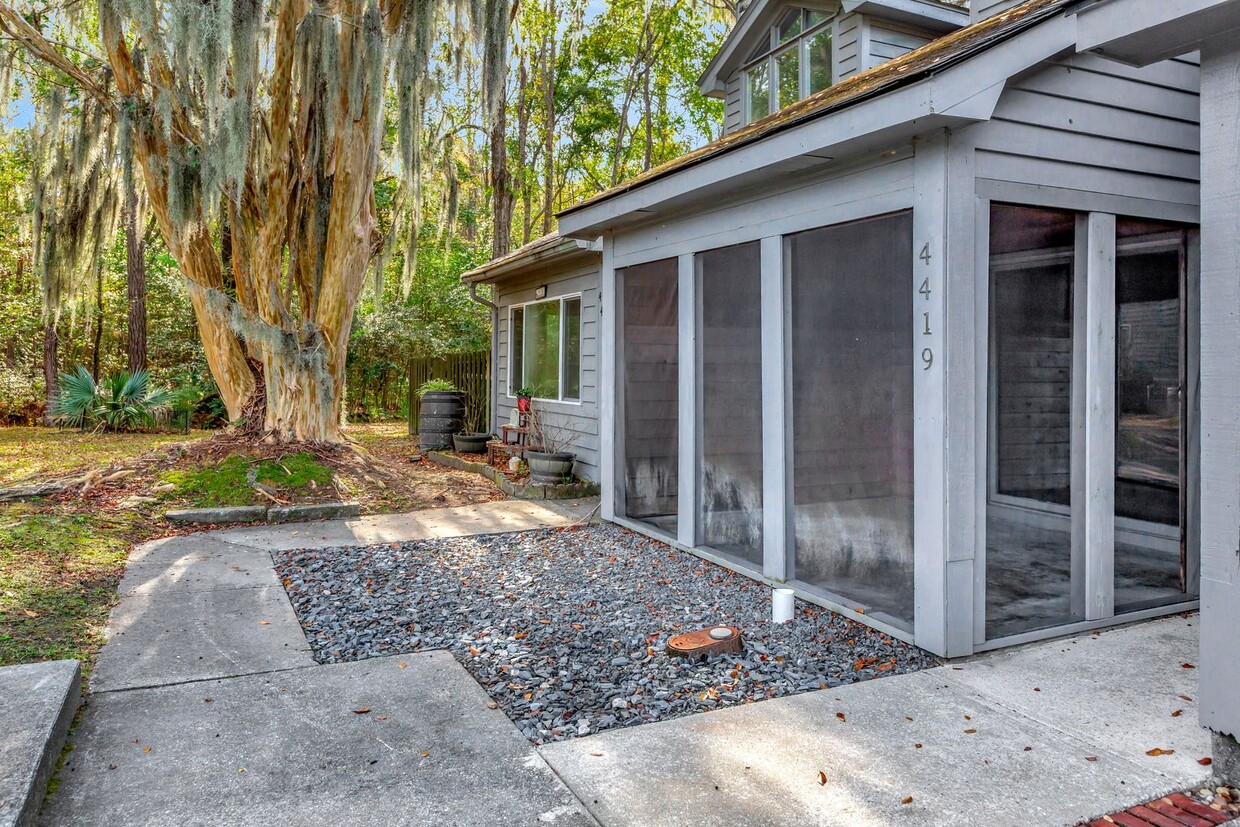 Foto principal - Charming Townhome with Easy Ashley River A...