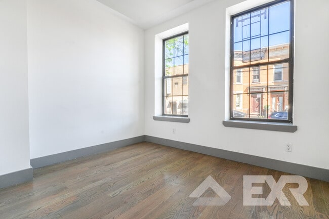Building Photo - 1649 Summerfield St