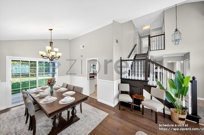 Foto del edificio - 353 S Heatherstone St