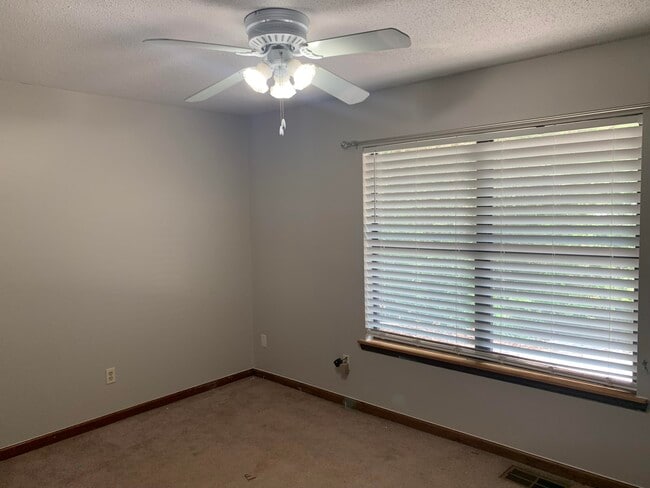 Foto del edificio - 208 Oak St SE