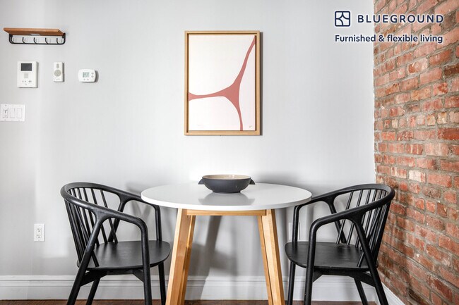 Foto del edificio - 47 E 1st St