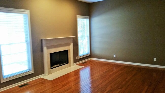 Building Photo - 39W372 Baker Dr