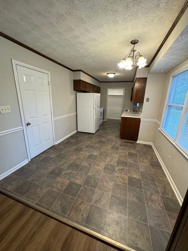 Building Photo - 1215 Wildoak Dr