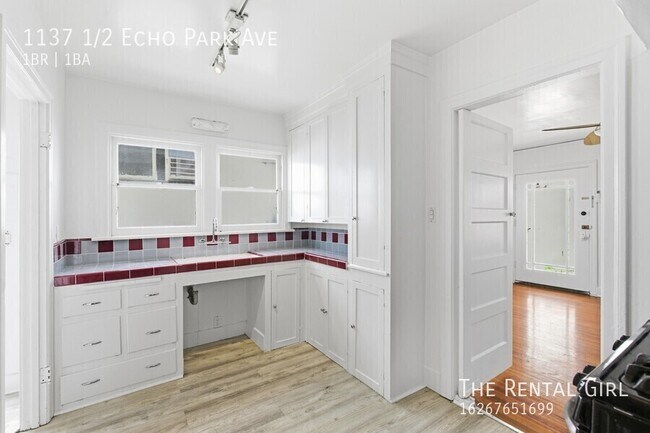 Building Photo - 1137 1/2 Echo Park Ave-