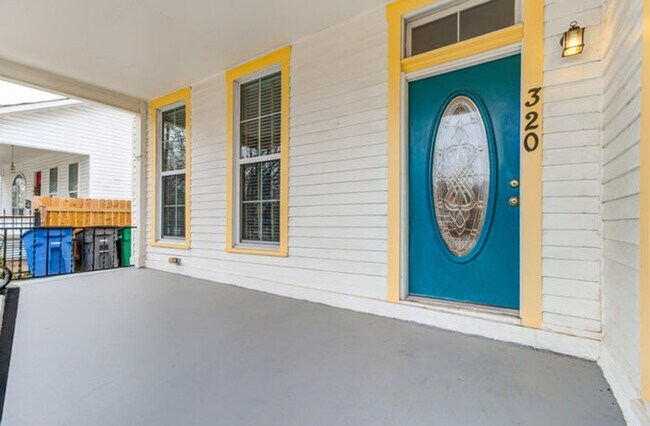 Building Photo - 3 bedroom 2 bath home in Historic Dignowit...