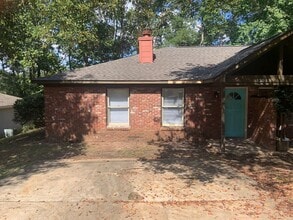 Building Photo - 1393 Kurt Cir