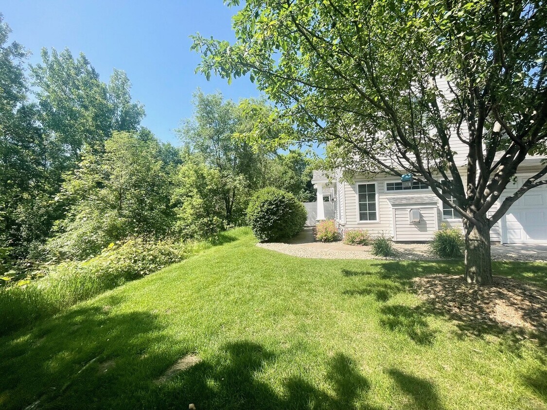 Foto principal - 8545 121st Ave N
