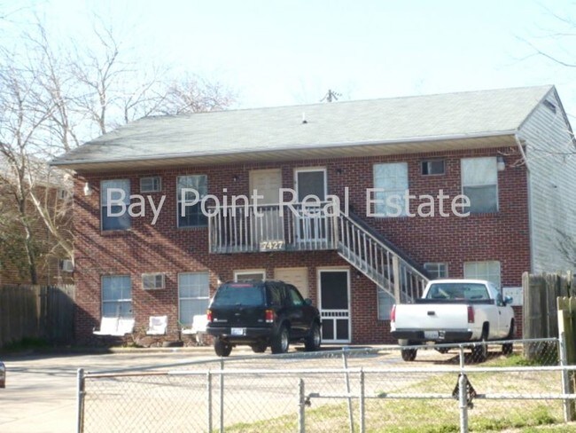 Foto del edificio - 7427 Tyndale Ct