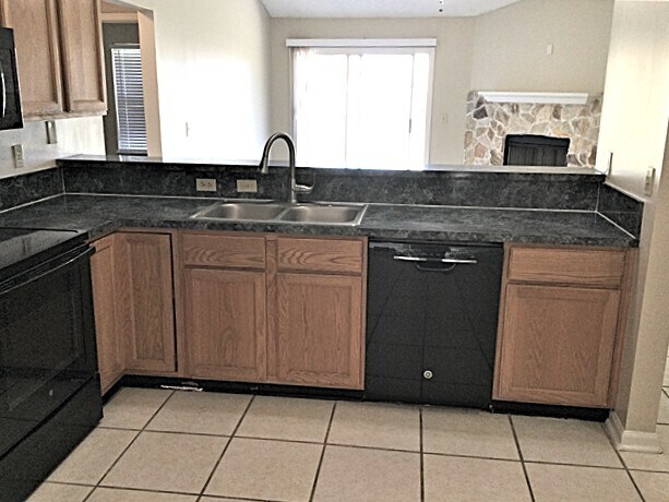 Foto del edificio - 4491 Cobblefield Cir W