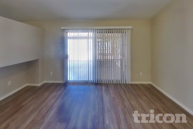 Building Photo - 6310 Maxwood Ct