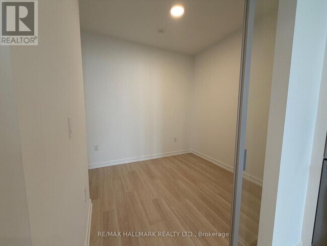 Photo du bâtiment - 9763 Markham Rd