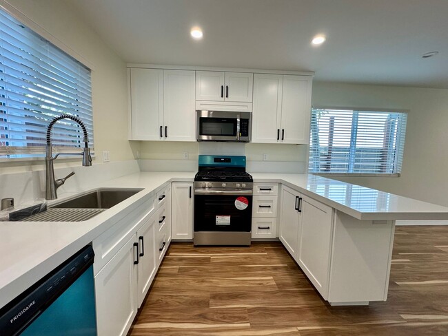 Building Photo - All New Large Home like ADU in the Culver ...