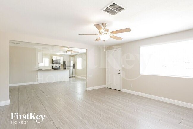 Foto del edificio - 581 National St