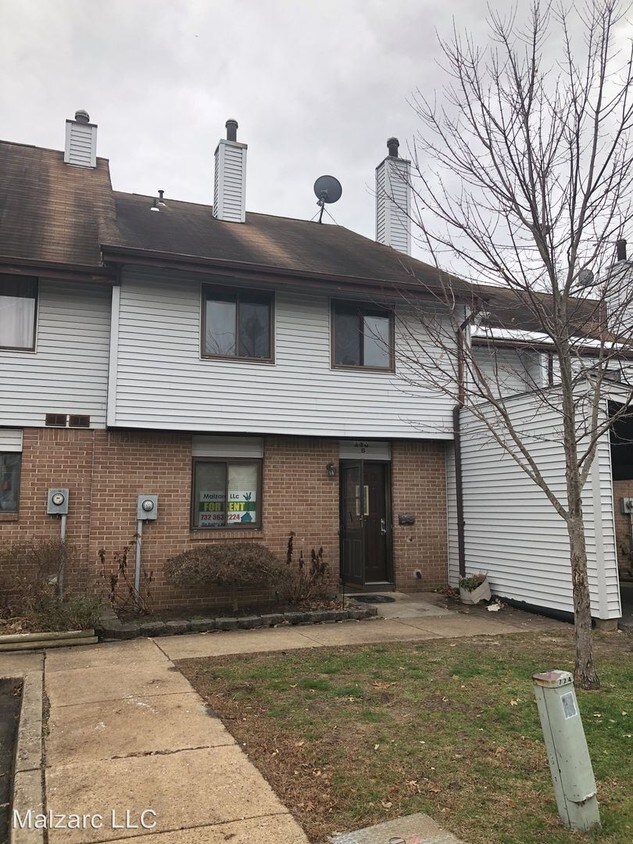 Foto principal - 3 br, 1.5 bath House - 330 B Joe Parker Rd