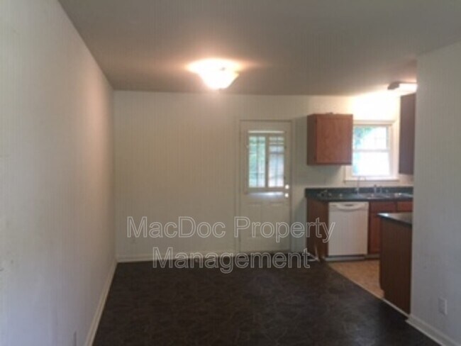 Foto del edificio - 11304 Maplewood Dr