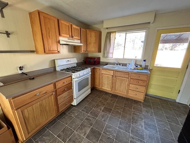 Foto del edificio - In Town Bayfield Home - 3 bedroom / 1 bath with garage