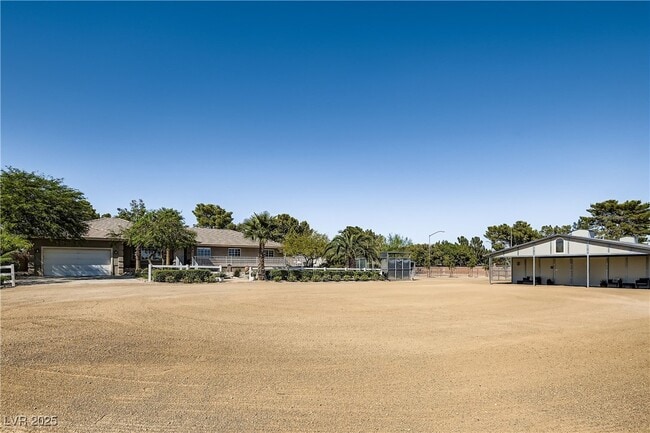 Foto del edificio - 6690 N Torrey Pines Dr