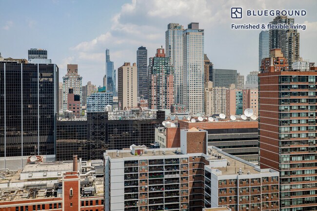 Building Photo - 550 W 54th St