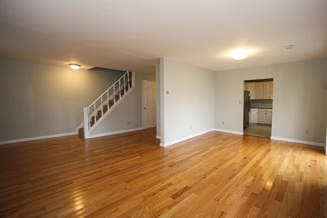 Building Photo - 182 Nelson Ave
