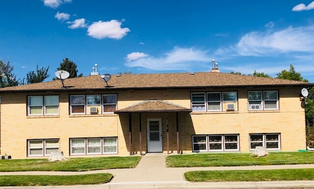 Apartamento de 2 dormitorios arriba a la izquierda - 707 12th St W