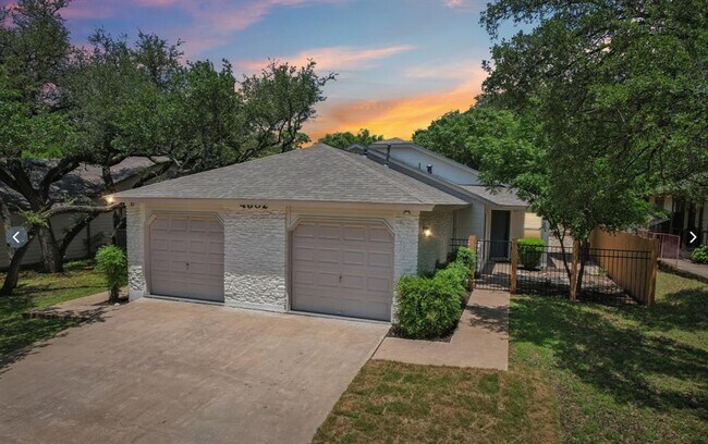 Foto del edificio - 4602 Brown Bark Pl