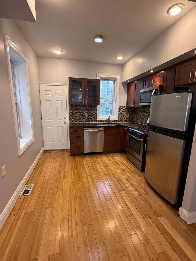 Foto del edificio - 1545 N Newkirk St