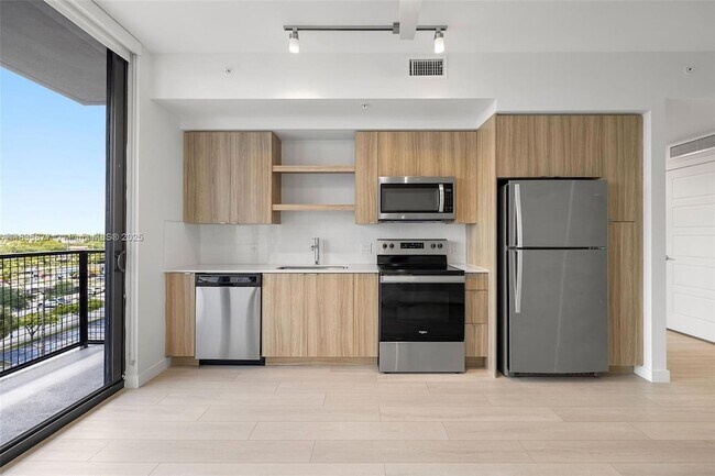 Foto del edificio - 555 NE 8th St