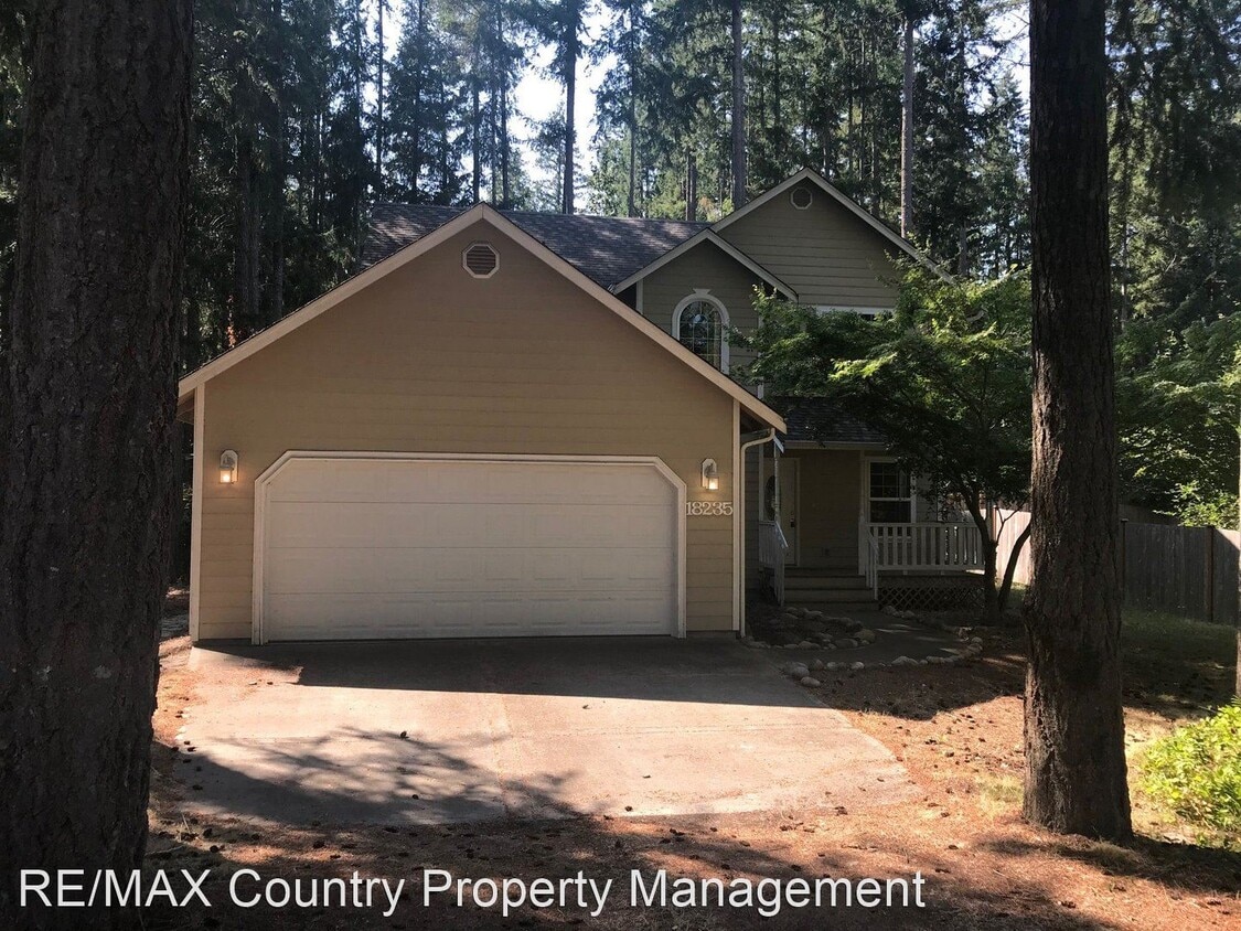3 br, 2.5 bath House 18235 Rampart Dr SE House for Rent in Yelm, WA