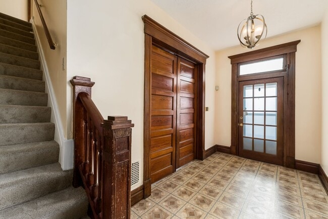 Foto del edificio - 277 S Champion Ave