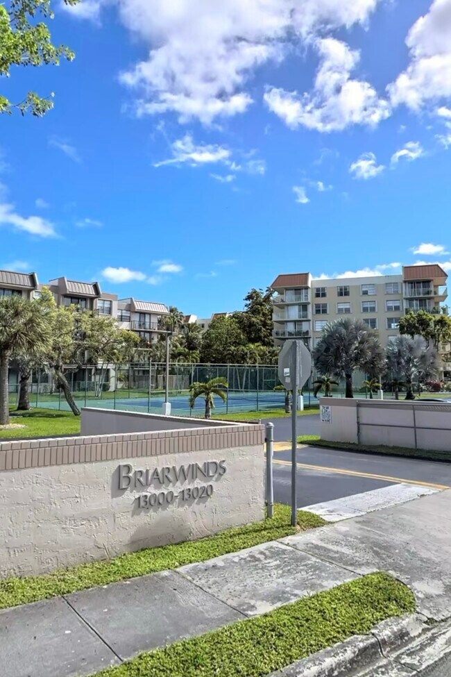 Foto del edificio - 13020 SW 92nd Ave