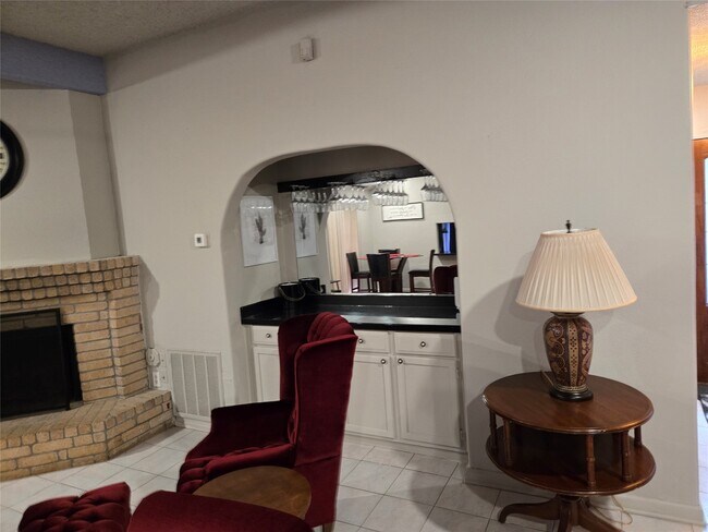 Building Photo - 4111 Knoll Glen Dr