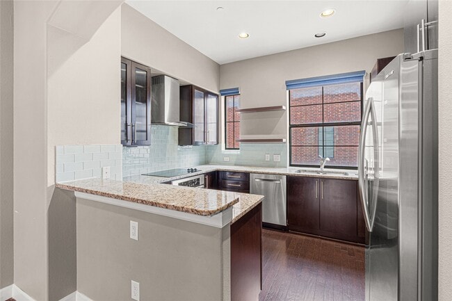 Building Photo - 2110 Shearn St