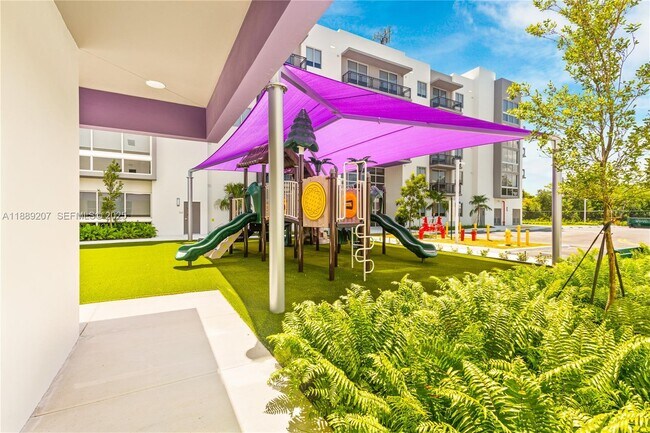 Foto del edificio - 28250 S Dixie Hwy