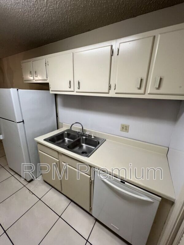 Building Photo - 5170 Weston