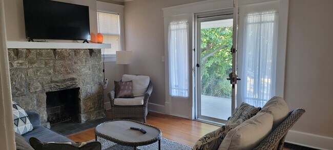 Sala de estar - 2121 12th Ave S