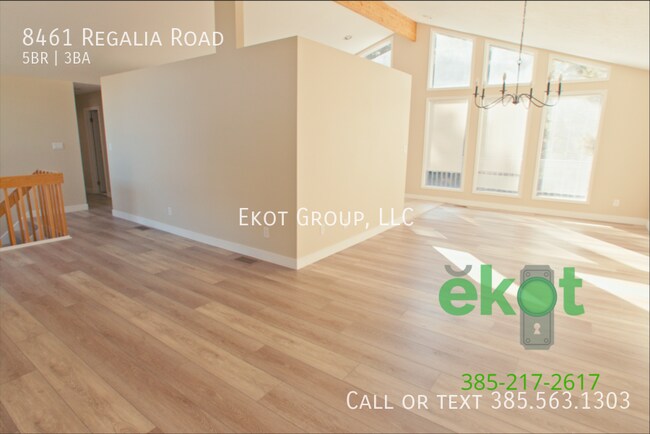 Foto del edificio - 8461 Regalia Rd