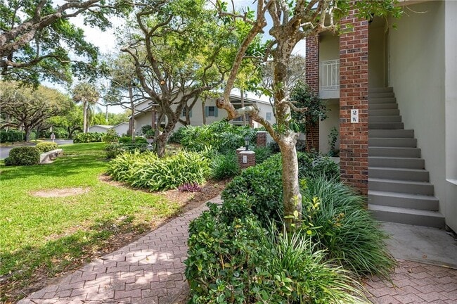 Building Photo - 101 Park Shores Cir