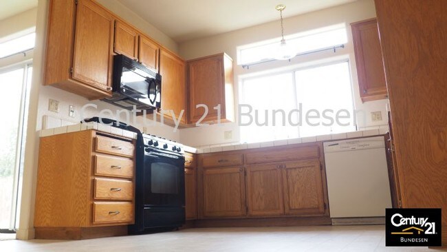 Building Photo - 2482 Lemur St