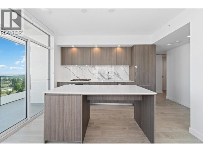 Building Photo - 6463 Silver Ave