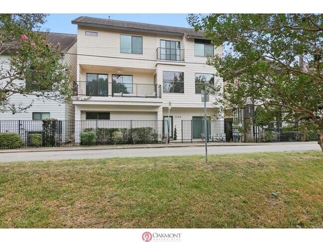Foto del edificio - 2209 Bastrop St