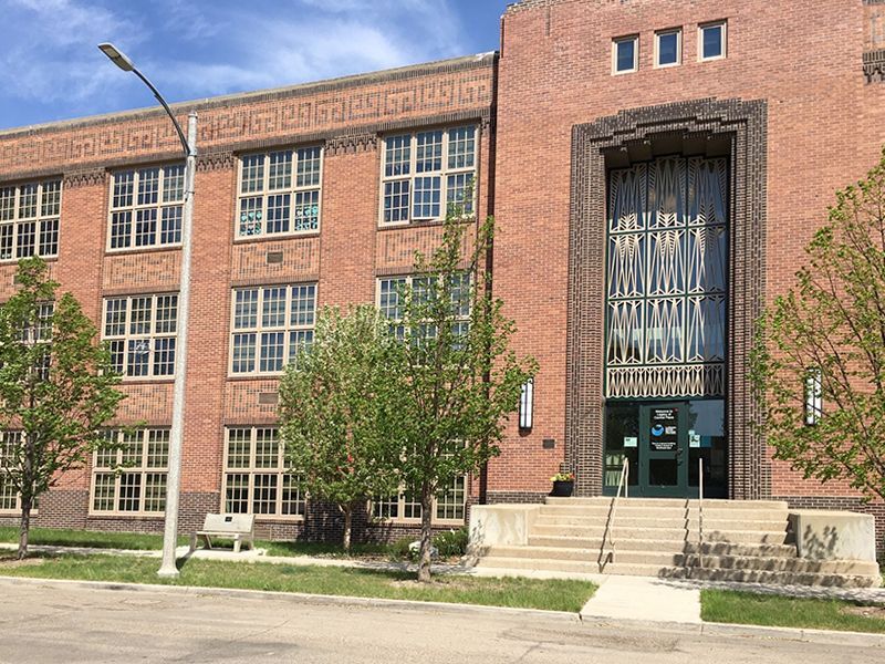 Foto principal - 612 1st Ave E