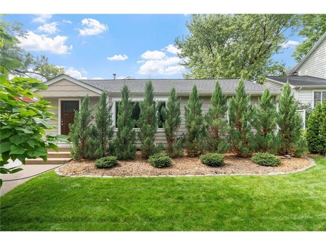 Building Photo - 263 Lexington Parkway S