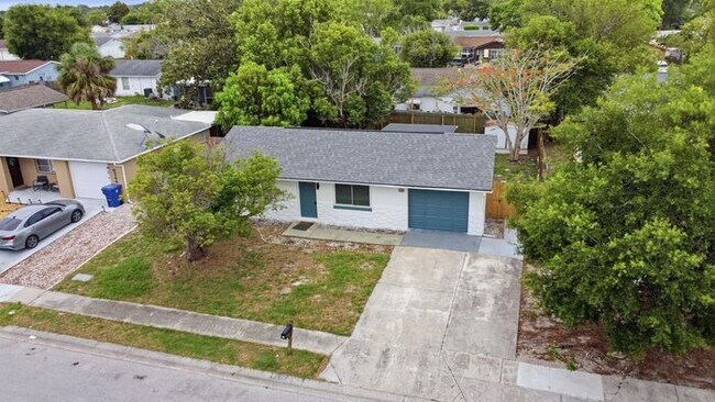 Foto del edificio - Renovated Home near downtown New Port Richey