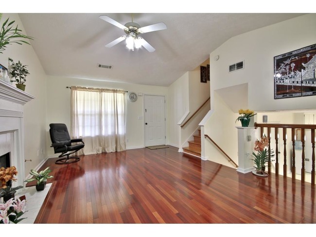 Building Photo - 2265 Valley Wood Dr