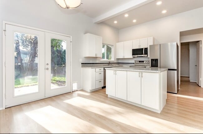 Foto del edificio - 10914 108th St SW