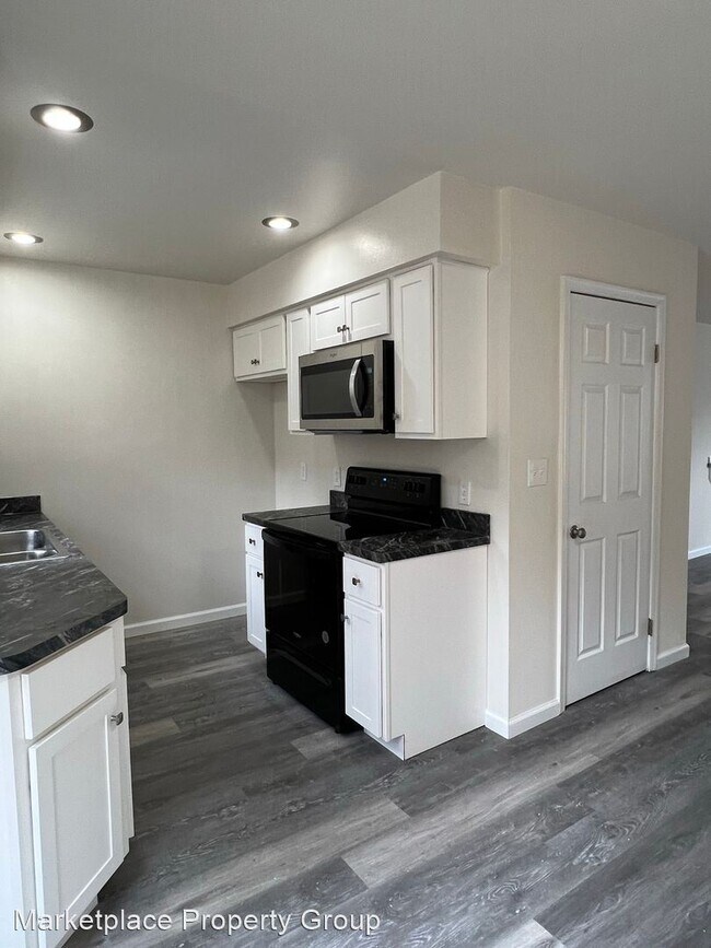 Building Photo - 3 br, 1.5 bath House - 310 Old Forge Drive