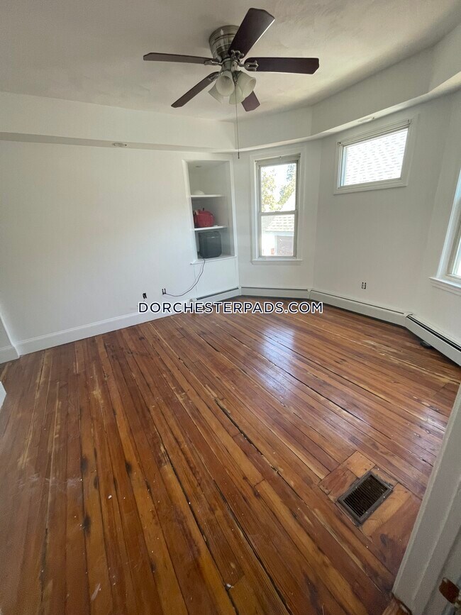 Building Photo - 52 W Tremlett St