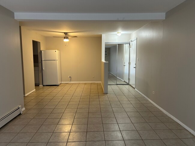 Building Photo - 1075 Valley Ln