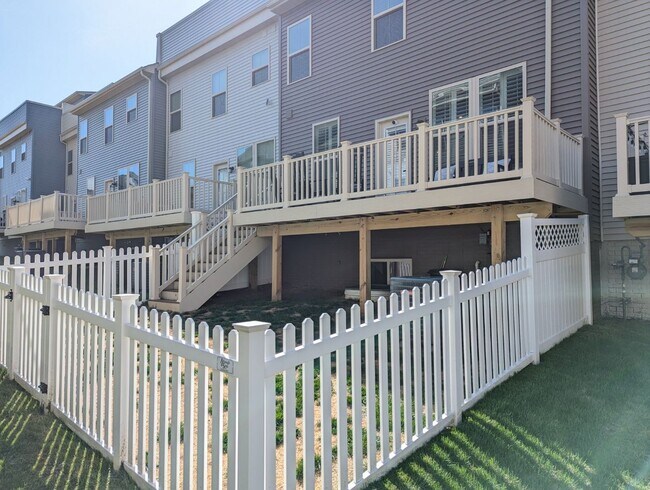 Foto del edificio - Gorgeous Newer Construction Home (2022) in...