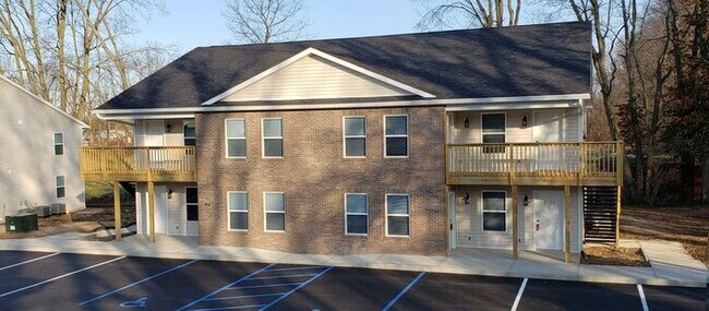 Foto del edificio - Noel Woods- Quiet, Tranquil Community Located Outside the Town